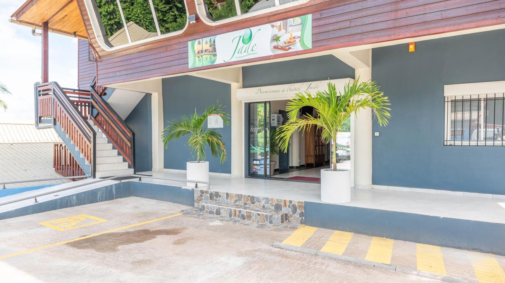 Jade Hotel And Spa Bandrele Exterior photo